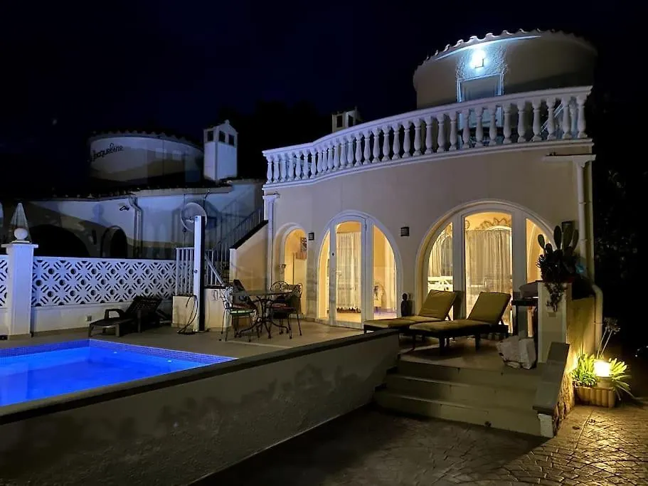 Jolie Maison Avec Sa Piscine Privee Wifi Empuriabrava 0*,  Spain