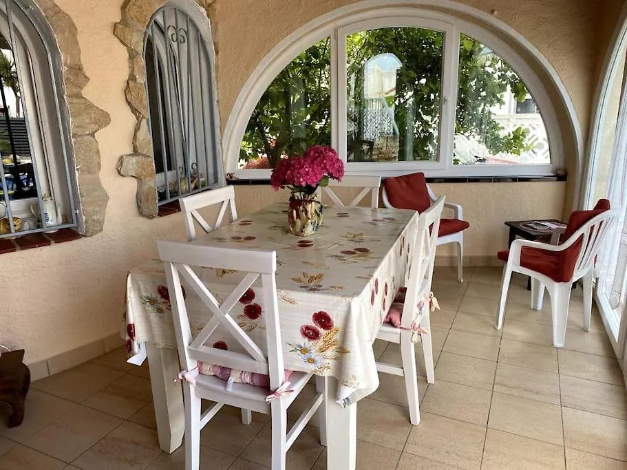 Jolie Maison Avec Sa Piscine Privee Wifi Empuriabrava Villa